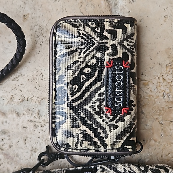 Saks Roots 2 in 1 Crossbody and Wallet with Rope Strap Bag - Picture 5 of 9